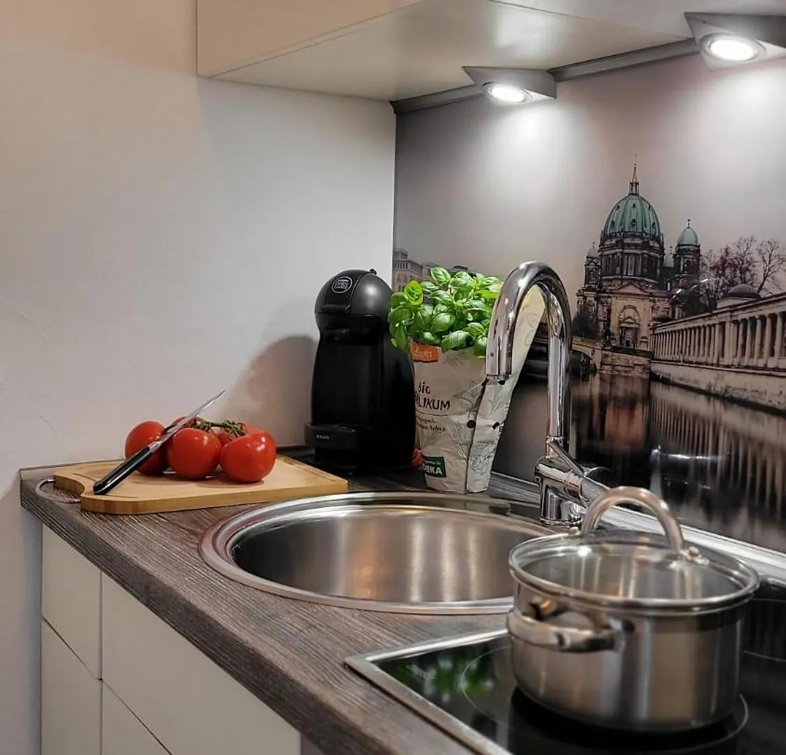 Berlin-Oase - Schnuckelige Ferienwohnung An Der Grenze Zu Berlin Schoenefeld Apartment
