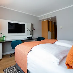 Berlin Airport - Conference Centre By Ihg Schoenefeld